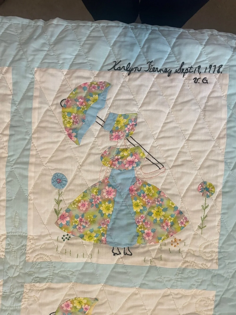 Handmade Vintage Sunbonnet Sue Appliqué Quilt